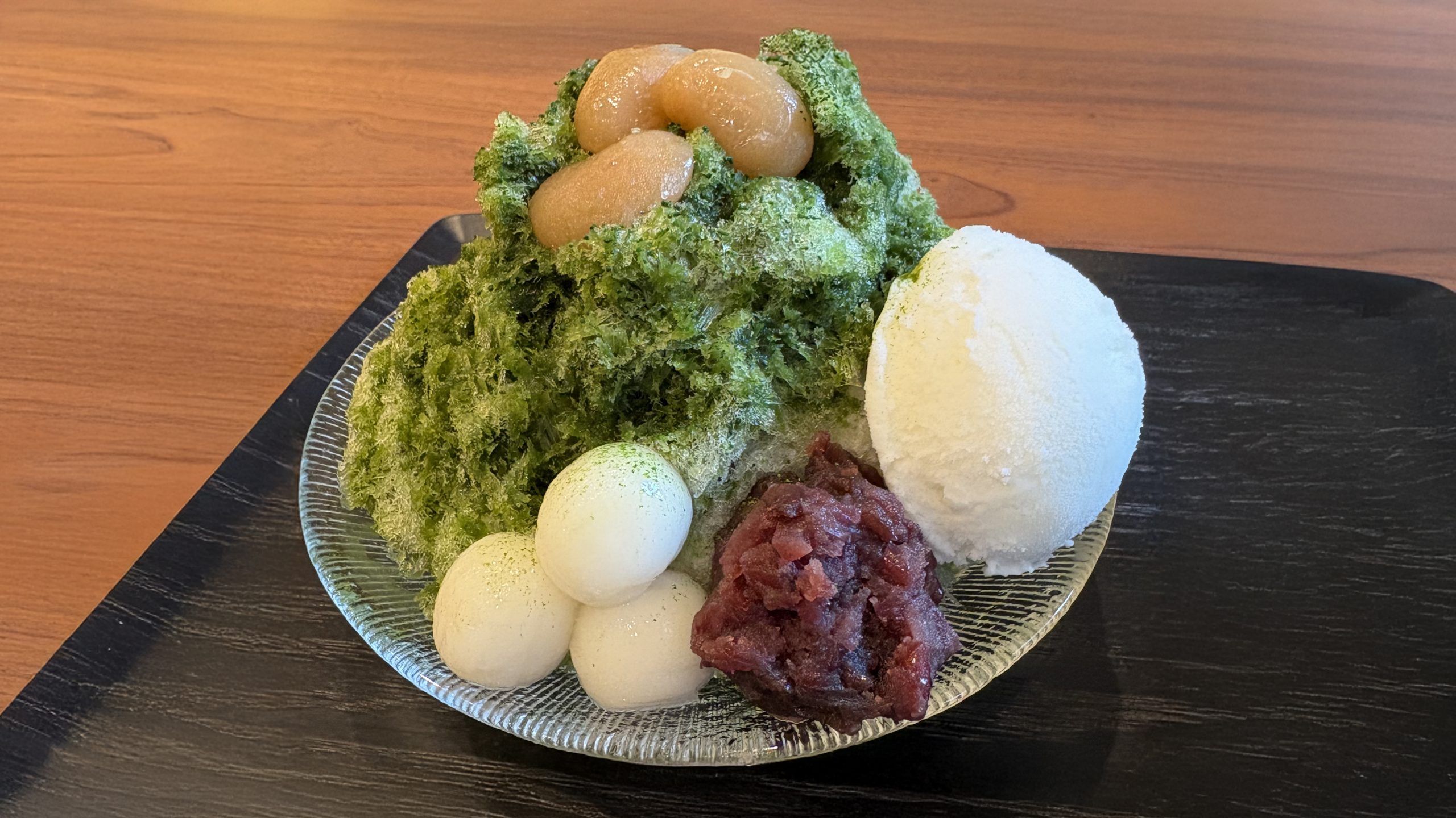 カフェメニュー「北海道地豆と静岡抹茶のかき氷」の画像